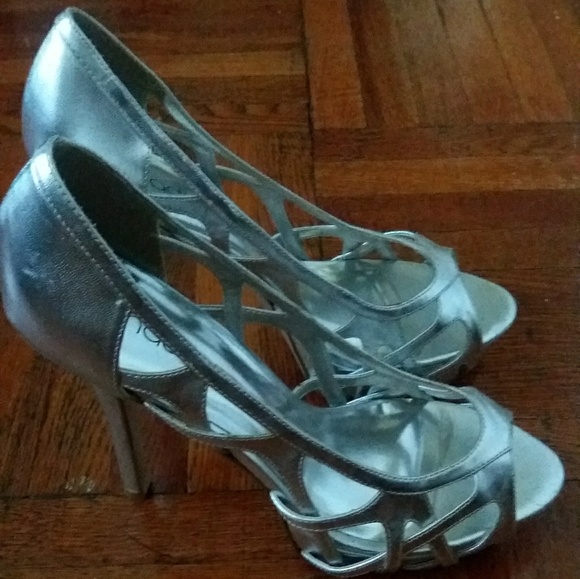 Shoes - Picture 2 of 4